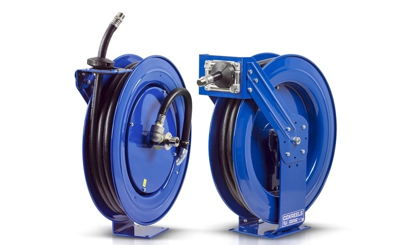 Two blue industrial hose reels with black hoses and metal fittings displayed side by side