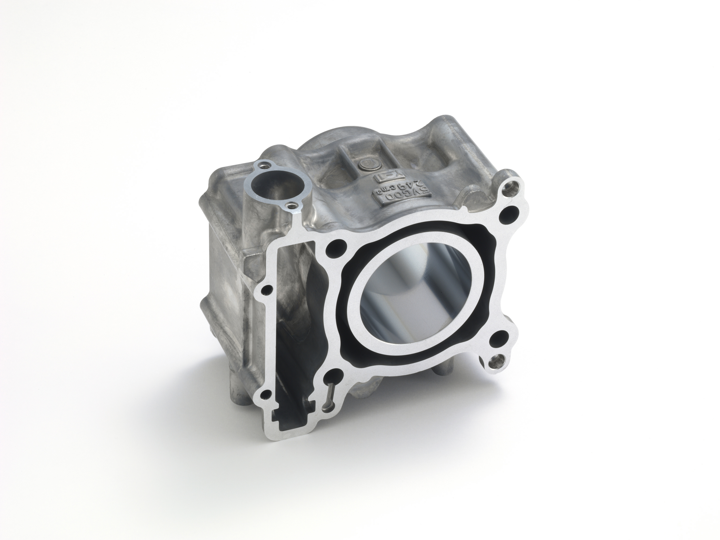 Aluminum engine cylinder head with circular bore opening and mounting bolt holes